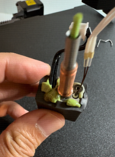 Filament leakage at the hotend